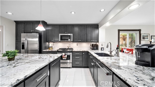 Detail Gallery Image 3 of 37 For 3368 Grand Teton Dr, Corona,  CA 92881 - 4 Beds | 2/1 Baths