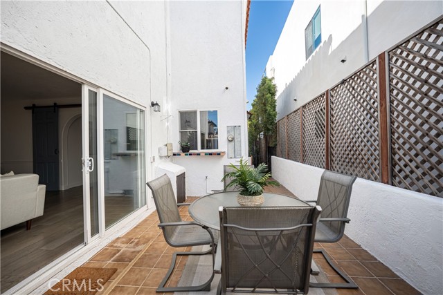 Detail Gallery Image 26 of 46 For 108 Roycroft Ave, Long Beach,  CA 90803 - 4 Beds | 3/1 Baths