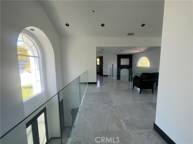 70 Dapplegray Road, Bell Canyon CA: https://media.crmls.org/medias/923a8b2f-2663-4cca-86a3-2312c2eaf9f3.jpg
