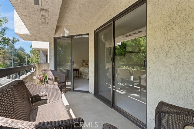 21650 Burbank, 203 photo 17