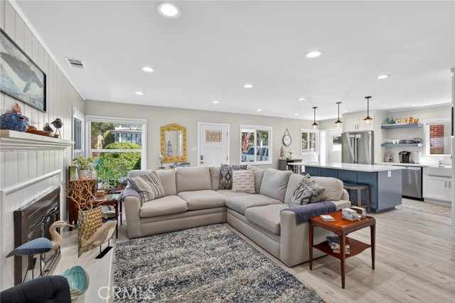 Detail Gallery Image 8 of 32 For 914 Duncan, Manhattan Beach,  CA 90266 - 3 Beds | 2 Baths