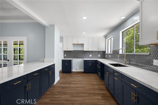 220 W Highland Avenue, Redlands CA: https://media.crmls.org/medias/923b5597-32f3-442e-b463-c32568629c48.jpg