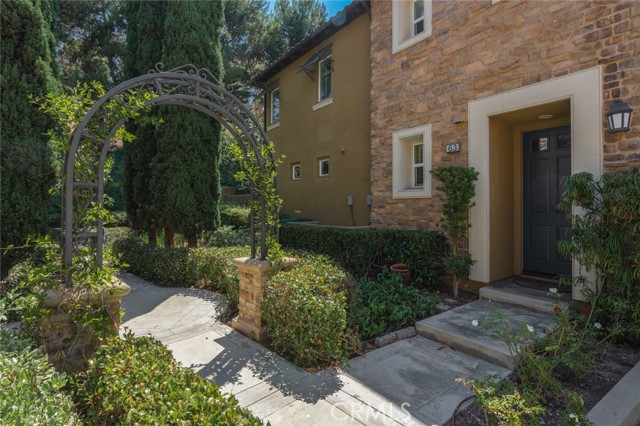 Detail Gallery Image 2 of 50 For 63 Gingerwood, Irvine,  CA 92603 - 2 Beds | 2 Baths