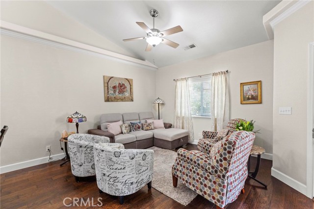 17 Pleasant Oak Lane, Oroville CA: https://media.crmls.org/medias/923d2bce-0685-49ff-8f8d-15a3702ae32b.jpg