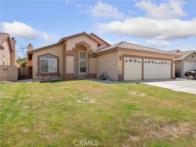 Detail Gallery Image 2 of 20 For 13337 Luna Rd, Victorville,  CA 92392 - 4 Beds | 2 Baths