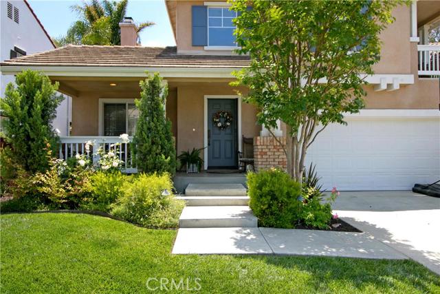 this floorplan offers a formal living & dining room combination