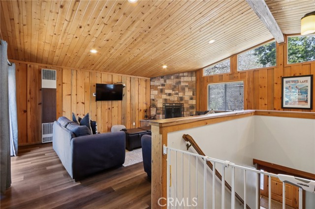 Detail Gallery Image 34 of 43 For 788 Silver Tip, Big Bear Lake,  CA 92315 - 3 Beds | 3 Baths