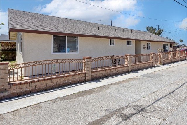 Detail Gallery Image 2 of 23 For 1495 Holly Ave, Colton,  CA 92324 - 3 Beds | 2 Baths