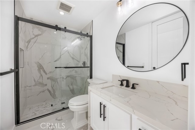 926 17th St, Hermosa Beach CA: https://media.crmls.org/medias/923fb52a-a533-4b8a-b77f-3a74c035b4ee.jpg