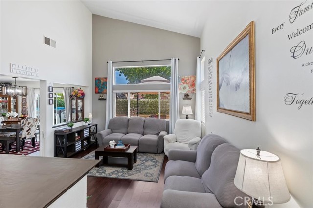 851 Blossomcreek Lane, Corona CA: https://media.crmls.org/medias/9240bda5-ba75-43b4-82e7-1142836d883a.jpg