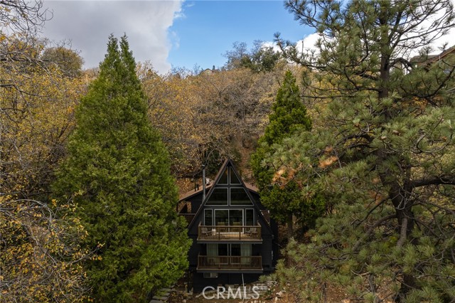 Detail Gallery Image 3 of 32 For 27582 North Bay, Lake Arrowhead,  CA 92352 - 3 Beds | 2 Baths