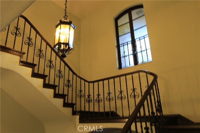 Detail Gallery Image 3 of 4 For 248 S Orange Grove Bld #202,  Pasadena,  CA 91105 - 2 Beds | 2/1 Baths