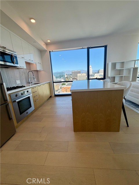 Detail Gallery Image 11 of 40 For 400 S Broadway #1703,  Los Angeles,  CA 90013 - 2 Beds | 2 Baths