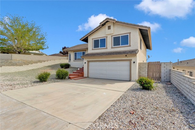 Detail Gallery Image 3 of 44 For 12421 Spring Valley Pkwy, Victorville,  CA 92395 - 4 Beds | 3 Baths