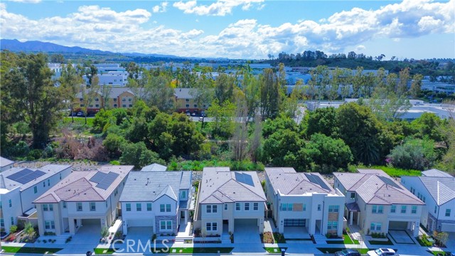 390 Riverbend, Lake Forest CA: https://media.crmls.org/medias/9242fef5-55da-49dc-a878-6139e401ff87.jpg