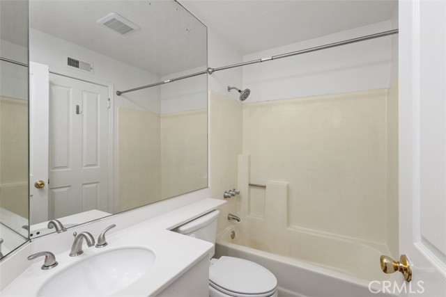 Detail Gallery Image 24 of 45 For 10 Bettoni Aisle, Irvine,  CA 92606 - 3 Beds | 2/1 Baths