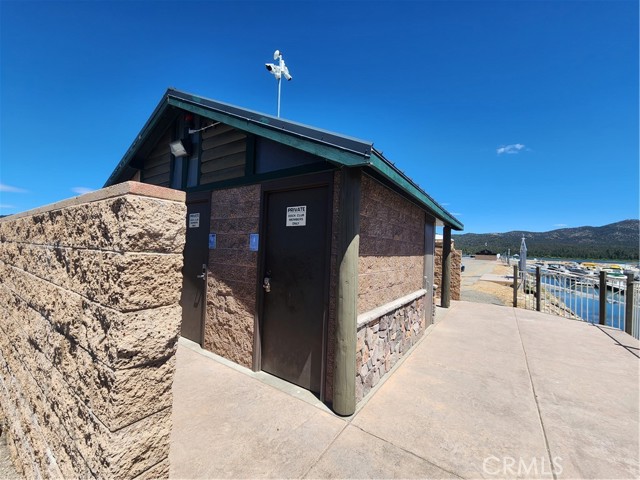 400 Pine Knot Boulevard, Big Bear Lake CA: https://media.crmls.org/medias/92458f9c-d02f-44da-8a6b-981e451ed8bf.jpg