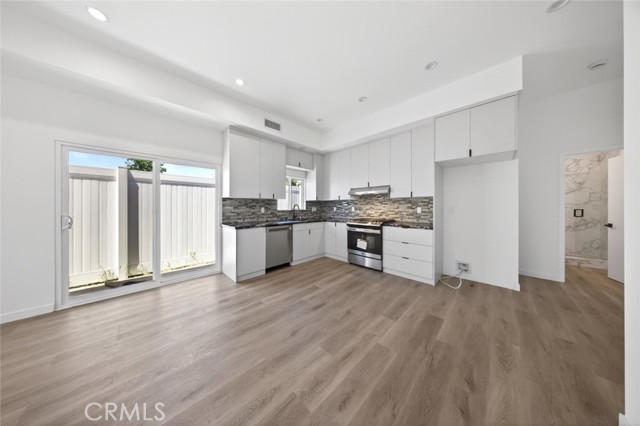 14827 Dearborn Street photo 10