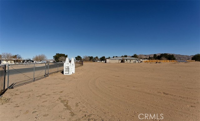 Detail Gallery Image 26 of 41 For 21787 Mescalero Rd, Apple Valley,  CA 92307 - 3 Beds | 2 Baths