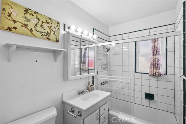 Detail Gallery Image 15 of 34 For 810 N Maria Ave, Redondo Beach,  CA 90277 - 3 Beds | 2/1 Baths