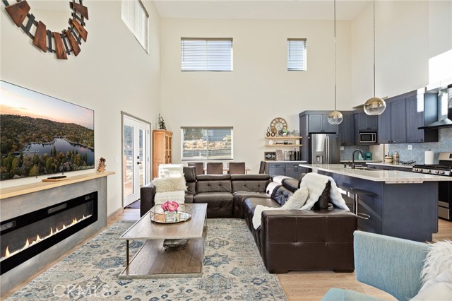 Detail Gallery Image 6 of 59 For 1215 Valley View Dr, Big Bear City,  CA 92314 - 5 Beds | 3/1 Baths