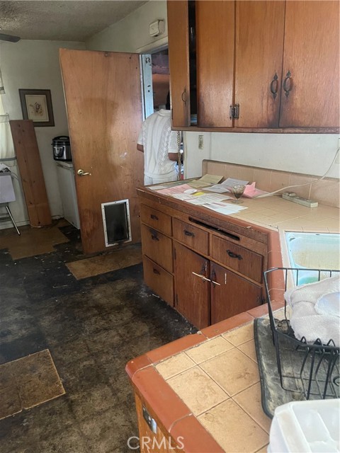 7702 cassia ave, Riverside CA: https://media.crmls.org/medias/92489fc9-b9c3-452a-a2d2-4b62a8a226d3.jpg