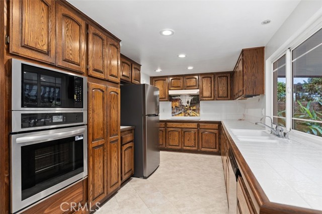 Detail Gallery Image 15 of 42 For 1707 Kingham Way, Fullerton,  CA 92833 - 4 Beds | 2/1 Baths