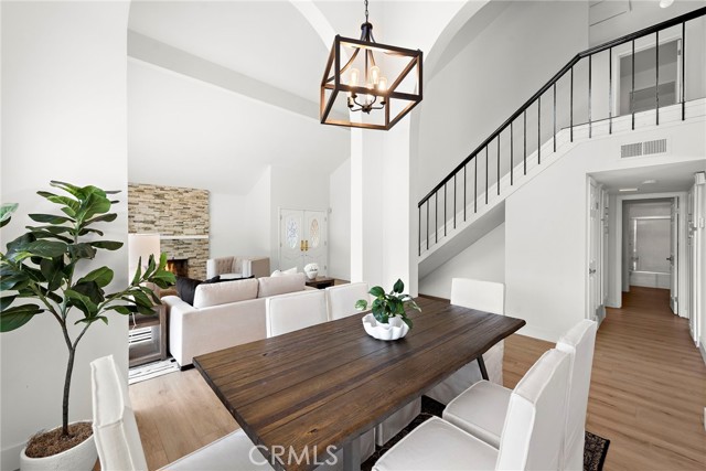 Image 7 of 43 For 22622 La Quinta Drive