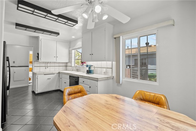 Detail Gallery Image 7 of 19 For 10339 Fernglen Ave, Tujunga,  CA 91042 - 2 Beds | 1 Baths