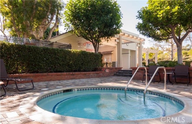 17 Elderberry, Irvine CA: https://media.crmls.org/medias/924d318d-457e-485a-944c-ff45ce191ac1.jpg