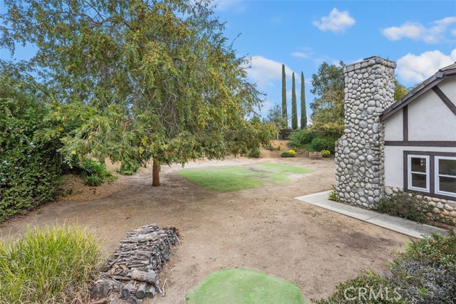 Detail Gallery Image 27 of 40 For 2114 Vista Valle Verde Dr, Fallbrook,  CA 92028 - 5 Beds | 3/1 Baths