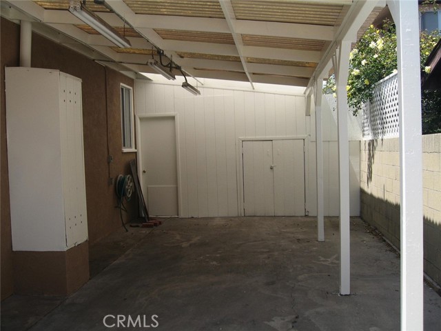 560 W Hamilton Avenue, San Pedro CA: https://media.crmls.org/medias/924ea260-6f97-4957-9091-9ed1d5f12b89.jpg