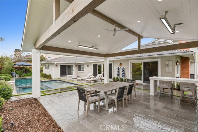 Detail Gallery Image 4 of 32 For 1915 Windward Ln, Newport Beach,  CA 92660 - 5 Beds | 3/1 Baths