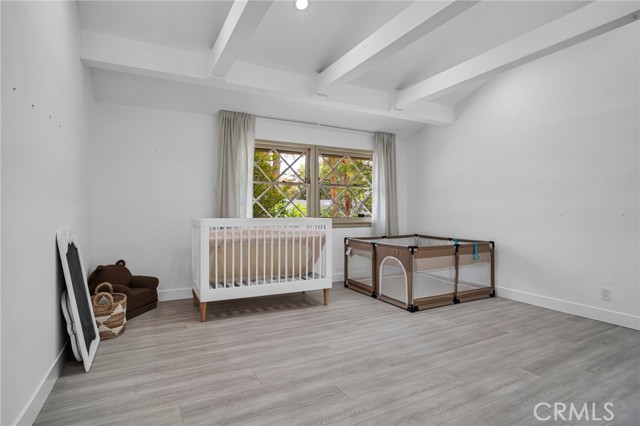 Detail Gallery Image 19 of 39 For 19710 Henshaw St, Woodland Hills,  CA 91364 - 4 Beds | 4 Baths
