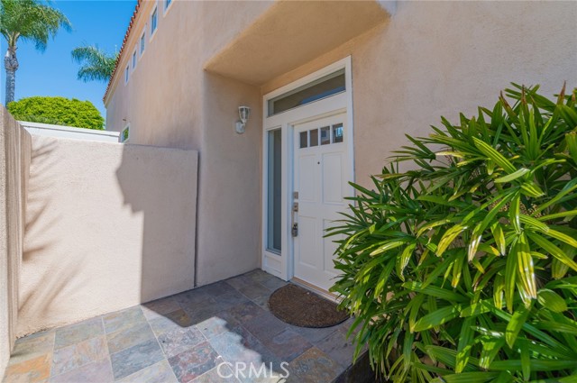Detail Gallery Image 3 of 32 For 23 Cormorant Cir, Newport Beach,  CA 92660 - 3 Beds | 2/1 Baths