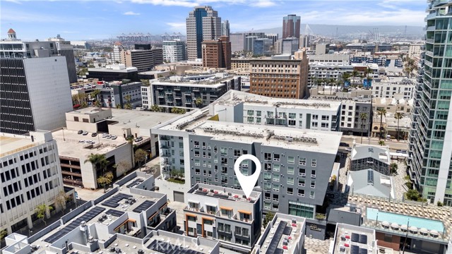 206 Alamo Court, Long Beach CA: https://media.crmls.org/medias/92522940-449b-43aa-87e8-e71b3e67b08a.jpg