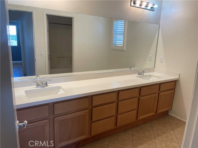 37075 Parkway Drive, Beaumont CA: https://media.crmls.org/medias/925241f8-92f0-4e3a-93f1-740f31aa82ce.jpg