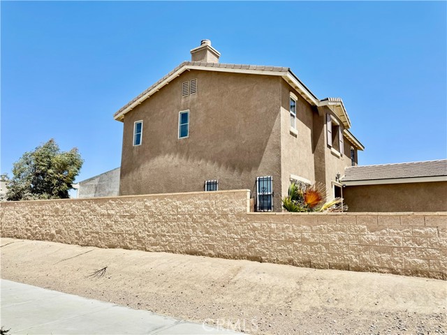 10506 Lee Avenue, Adelanto CA: https://media.crmls.org/medias/9252f47f-b66c-4422-87ef-4aa8cc844500.jpg