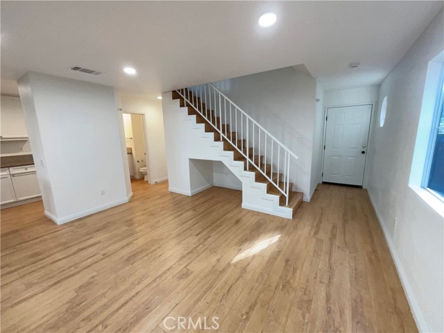 Detail Gallery Image 8 of 33 For 3247 Garden, Hawthorne,  CA 90250 - 3 Beds | 3 Baths