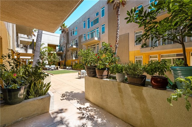 Detail Gallery Image 21 of 32 For 250 N First St #322,  Burbank,  CA 91502 - 2 Beds | 2 Baths