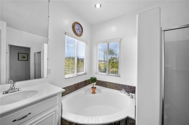 Detail Gallery Image 39 of 65 For 29 Villa Roma, Lake Elsinore,  CA 92532 - 4 Beds | 2/1 Baths