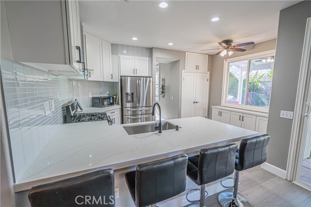 Detail Gallery Image 18 of 46 For 30401 Servilla, Castaic,  CA 91384 - 5 Beds | 3 Baths