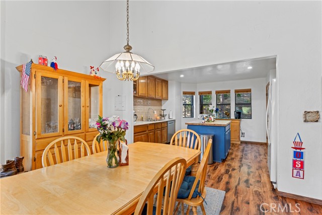 Image 7 of 52 For 27528 Ashwood Lane