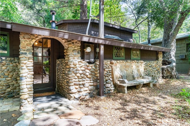 25 Hot Spring Canyon Rd, San Juan Capistrano CA: https://media.crmls.org/medias/9254a637-21f9-45cc-aa32-3e1c89f5ad52.jpg