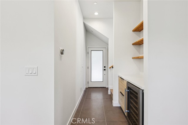 6950 Beckett Street, Tujunga CA: https://media.crmls.org/medias/9254adcc-7ad3-4750-81ff-4637ad415dc7.jpg
