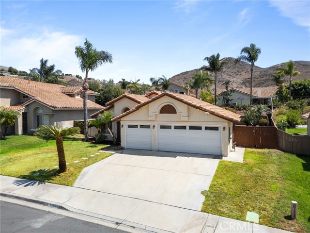 13006 August Circle, Riverside CA: https://media.crmls.org/medias/925528be-27f0-4107-81be-592136d0c069.jpg