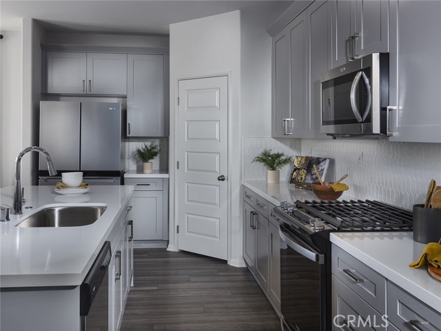 Detail Gallery Image 3 of 20 For 35210 Lopez Ln, Beaumont,  CA 92223 - 4 Beds | 2/1 Baths
