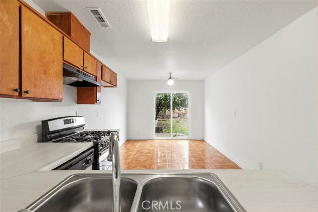 Detail Gallery Image 4 of 30 For 309 Bradford, Arbuckle,  CA 95912 - 3 Beds | 2 Baths