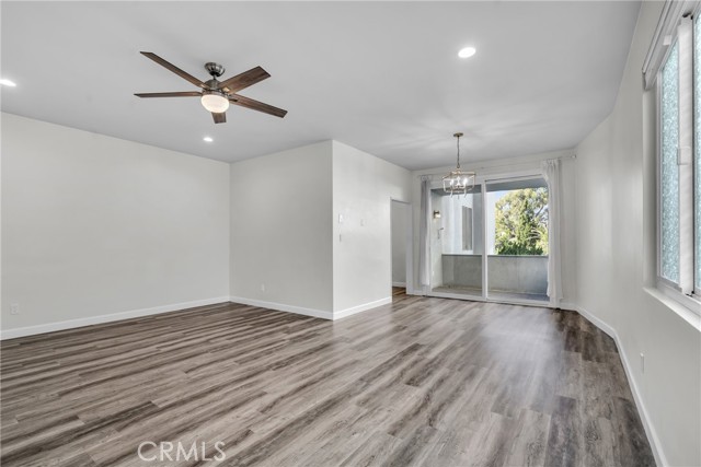 Detail Gallery Image 11 of 33 For 6150 Buckingham Pkwy #202,  Culver City,  CA 90230 - 2 Beds | 2 Baths