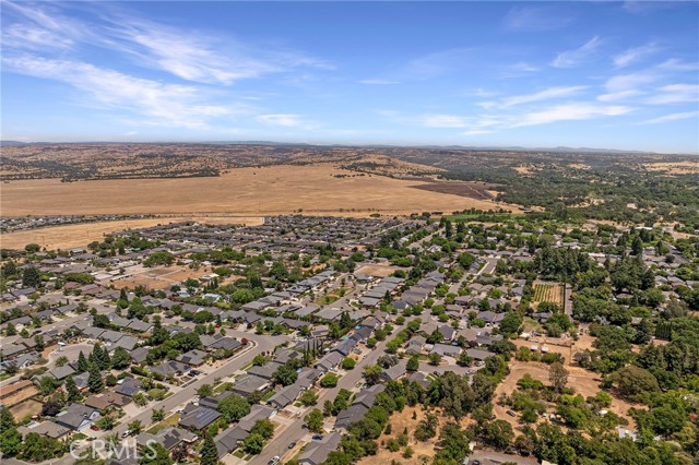 10 Harmony Park Circle, Chico CA: https://media.crmls.org/medias/9257754a-1de4-4d27-bc16-b3ecaa1b4dee.jpg